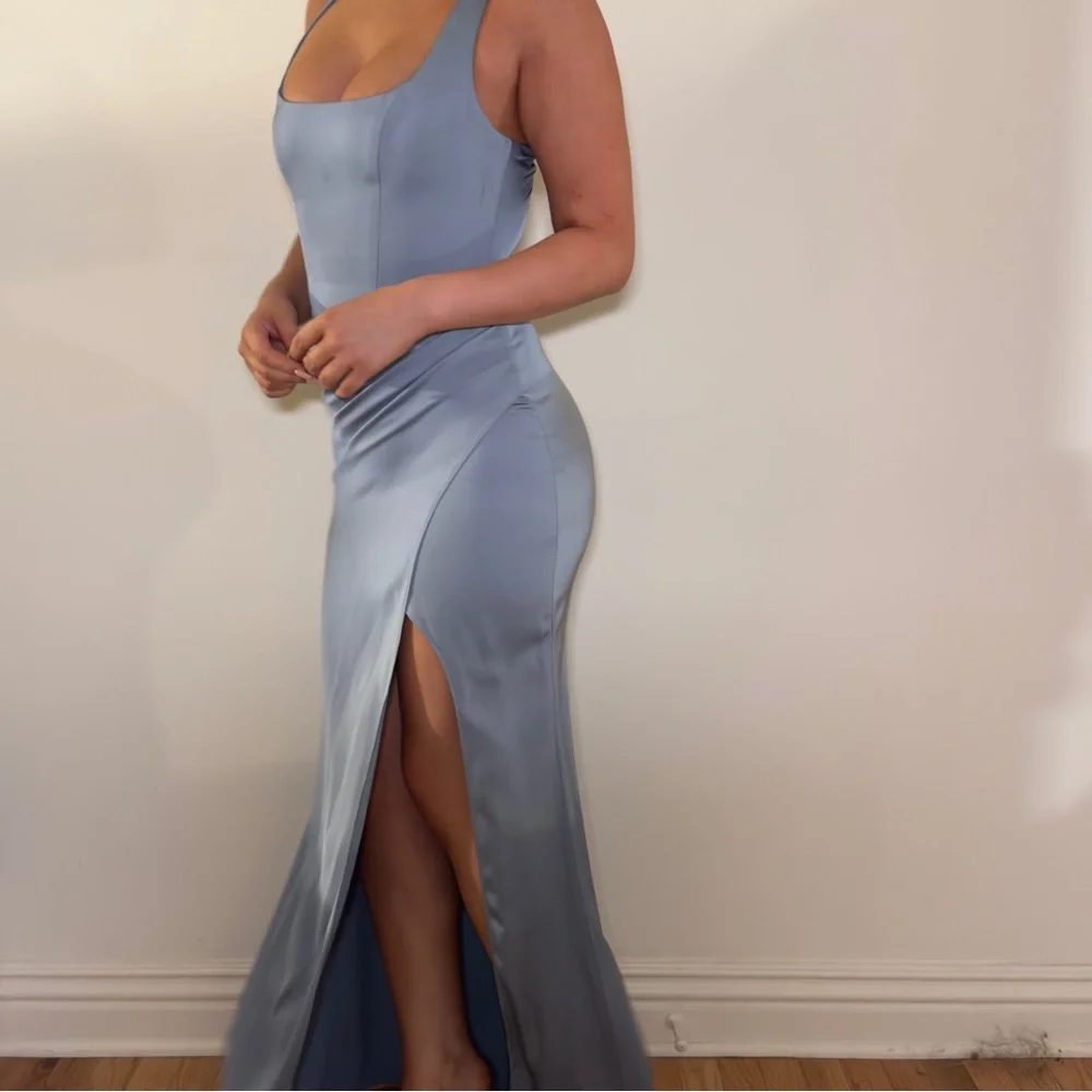 SAlE 💋Beautiful Azazie silly gown ! Blue gray 💧 - Picture 3 of 4